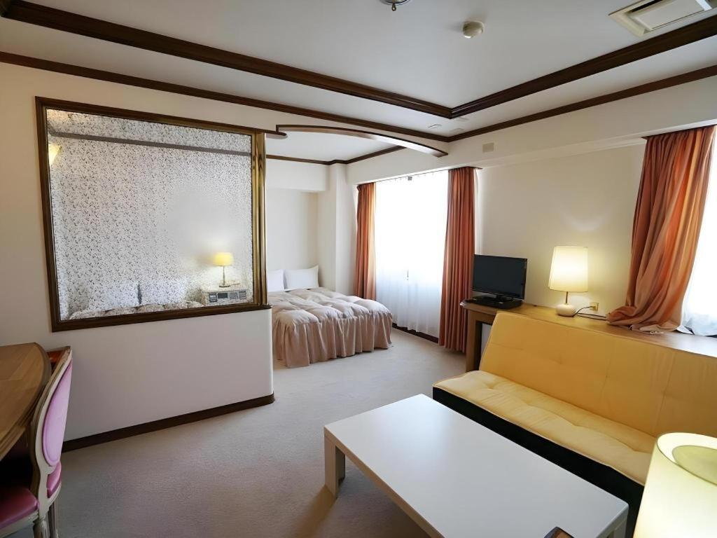 Neyagawa Trend Hotel Oszaka Kültér fotó